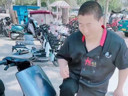 #上热门 #爱玛N511@爱玛南阳总经销
男士的梦中情车,
满足你的所有需要🥰。