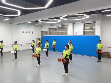 #啦啦操 阿拉C杠拆解之收圈#日常训练 #课堂花絮