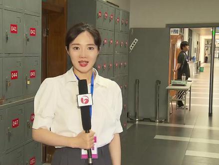 探访安徽省2025年高考评卷点 安徽省2025年高考网上评卷工作正在进行,在评卷点,所有评卷老师须通过严格的身份核验才能进入,电子设备统一集中保管,评卷严格执行“双评制”,确保评卷工作严谨与规范。 #高考 #高考成绩 #高考阅卷 #高考阅卷现场