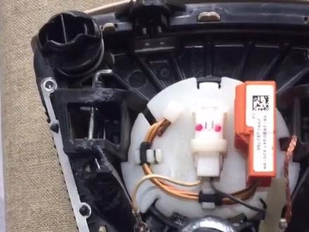 沃尔沃xc60主气囊拆卸/技巧-大/小孔都可以。