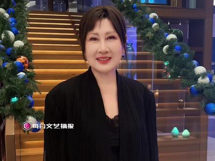 #张凯丽黑色流苏西装造型 第六届新时代国际电影节现场,第一眼:这是凯丽?第二眼:这真的是凯丽!凯丽说:不要给自己设限!#张凯丽