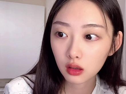 首尔流浪女假装和JMX说自己是他的粉丝,看他的反应
#直播录屏分享 #首尔流浪女 #金敏绪 #2025就要passion #抽象 @抖音小助手 @DOU+上热门 @抖音创作灵感 @抖音创作小助手 @DOU+小助手 @抖音星时尚 @抖音创作者大会