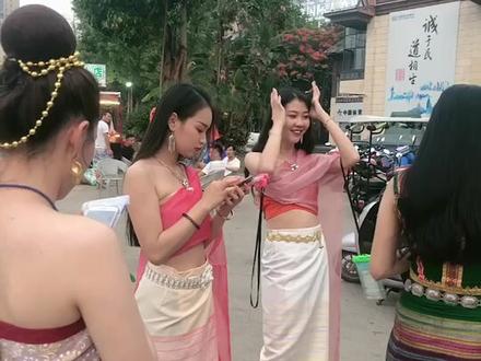 成功偷拍,再靠近一点点~#西双版纳 @依光扁 @波妩媚(玉波罕)