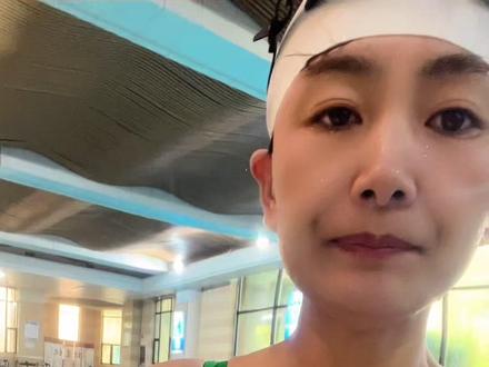 别的女人都在收鲜花、收礼物,我就厉害了,我在手核心、收腹部
#泳池打卡 #520 #运动健身 #自学游泳 #游泳我是认真的