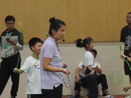 第九届全国体育优质课 水平一 《并脚跳短绳》优质课现场版本。
#体育老师 #体育优质课 #跳绳优质课 并脚跳短绳优质课