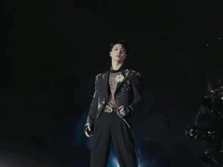 #跨年演唱会 #张艺兴 #湖南卫视跨年演唱会 #大花轿 ❤️比心动作太帅了,啷个哩个啷