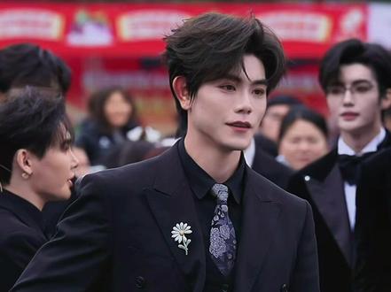 #银河系A二月直播日记 #龙浩天团播 #银河系A #龙浩天请你回酉阳过年 #银河系A安心 酉阳之旅第一天,龙浩天男团,银河系A安心的直播回顾。