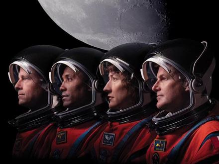 #阿尔忒弥斯2号 月球火箭即将出征🚀目标计划最早于2月7日搭载4名宇航员从地球出发前往约685000英里(约110万公里)的人类最远深空距离,为期10天的载人绕月飞行,然后返回地球。为2028年的阿尔忒弥斯3号登陆月球及建立永久基地做好准备,目标是使我们共同为人类在月球上的持续存在及随后的历史性任务奠定基础,让人类文明从地球到月球乃至更远的地方延伸。目前已有61个国家加入了#阿耳忒弥斯协议,承诺负责任太空探索、造福全人类。
#SpaceX星舰 #阿尔忒弥斯计划 #火箭 #航空 #航天 @SpaceX星舰