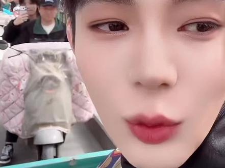 高迪带着十万人来万岁山了