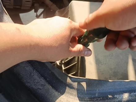 五菱荣光新卡更换空气滤芯#汽车保养与维修