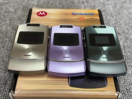 摩托罗拉v3xx电镀版 还记得你第一部手机是什么型号吗?评论区留言#经典手机双击关注 #精品二手手机