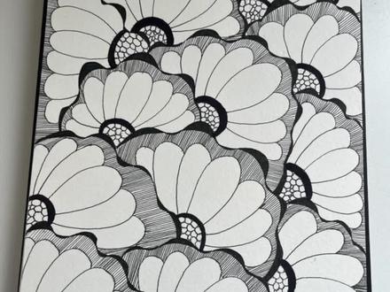 #黑白线描画 #解压禅绕画 #绘画打卡 又是小花花!