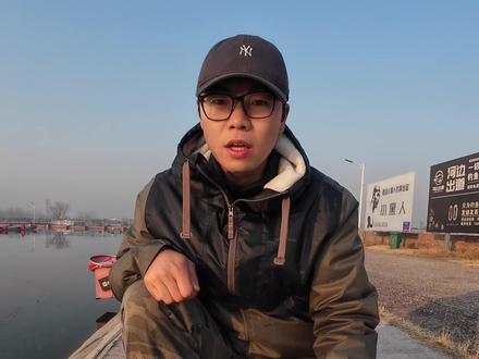 饲料机式钓鱼!!!冬天钓高密度回锅鱼你们也可以试试这个样子!#冬天钓无限回锅鱼#黑坑钓鱼 #种草 #钓鱼知识 #钓鱼人