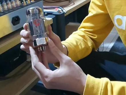 湖水蓝kt88c推挽胆机的后级管采用贵族之声kt88c,线路采用著名国都2全自动平衡线路升级优化,声音性价比极好。#音响发烧友 #发烧音响 #发烧hifi #发烧友 #胆机 #功放音响 #音响 #音响设备 #高端品质 #胆机音响 #专业音响