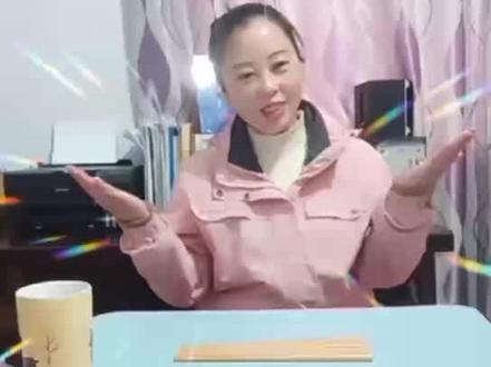 搭建,大家都会,孩子们也喜欢,那你知道中国古代的搭桥方法吗?
用九根筷子就能搭建一座廊桥,承重力超强,其实这是中国古代的一种搭桥方法,清明上河图里就有这样一座桥,不用一个桥墩,不用一颗钉铆,以多根梁木巧妙别压,穿插搭接而成为拱形结构,为中国独有👍快和孩子一起行动起来,一起探索和见证九根筷子的神奇力量吧💪