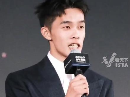 从自卑少年到普通人的造梦师,00后千万粉丝摄影博主良田,镜头之下没有偏见,只有救赎。#人间快照