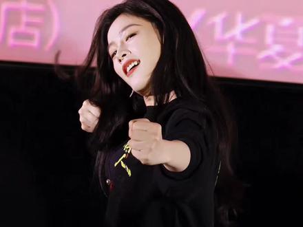 陈丽君跳刀马 好飒好美噢!!#陈丽君 #镖人 #路演