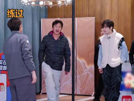 邓超:跳钢管舞我是专业的!九儿永不言败! #搞笑视频 #搞笑段子 #综艺 #灵魂画手 #邓超