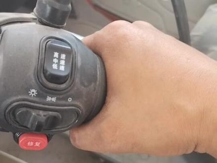 电动车你会换挡吗如何换挡方法来了#同城热门 #抖音 #同城红人榜 #同城热点 #抖音热门 #抖音官方 #同城热榜 #同城创作者补贴计划 #抖音热门小助手 #热搜 #抖音热点 #带你懂车 #正能量 #传递正能量