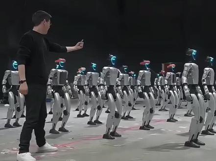 春晚机器人内幕#春晚机器人 #创作者中心 #创作灵感