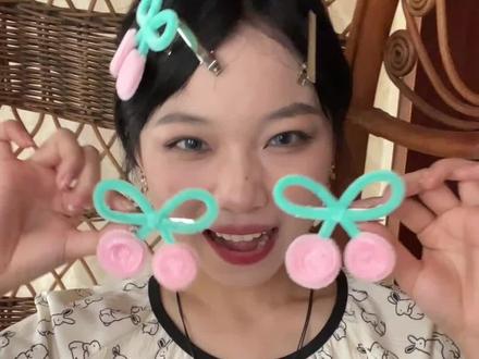 扭扭棒小樱桃发卡!教程来啦~宝宝学会来交作业哦~#手工diy #教程 #百变扭扭棒教程 #扭棒手工制作教程 #扭扭棒