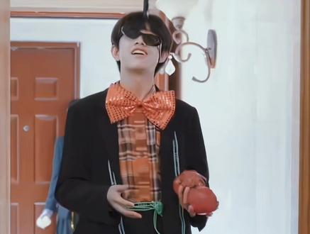 声压大主唱小极告诉你,怎么正确使用怒音以及什么叫“土到极致就是潮”!#向全世界安利 #tf家族三代 #张极 #大帅哥 #自制剧 #快乐日常 #快乐源泉