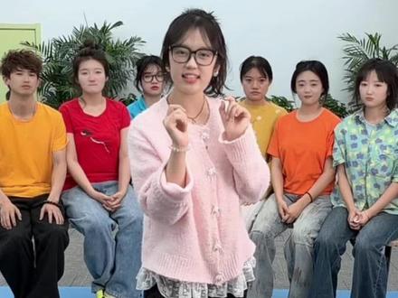 撒西不累憋笑挑战 #趣味游戏 #办公室娱乐 #搞笑挑战 #憋笑挑战