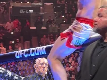 “冠军也得给我下来”#综合格斗 #mma #ufc