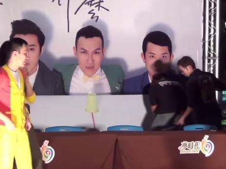 吴青峰名场面完整版 太可爱了吧!#苏打绿 #吴青峰 @抖音小助手