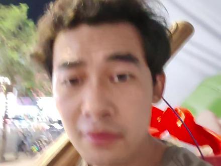 这个点灯闪来闪去 电测像是个鬼在工作 运气不好的时候乱七八糟不良的一个接一个 干的我吃饭的时候都眼冒金星 最终还是跑了 #打工仔的生活记录 #电子厂 #点灯 #电测 #屏幕检测