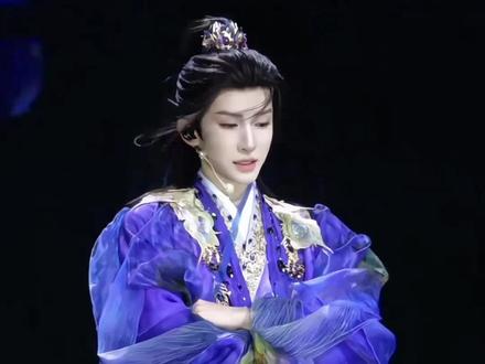 刘宇跳舞衣服卡点变色同款教程来咯!#刘宇封神舞台 #卡点变色 #剪映 #人类对剪映的开发不到百分之一 #浮光锦