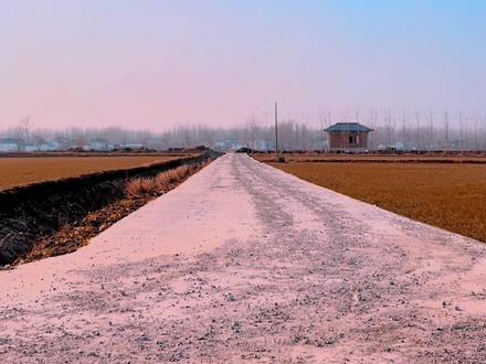 成年人的世界,自己就是自己的神,也必须是自己的神!#手机摄影 #人物旋转飞天 #剪映 #教程 #飞天