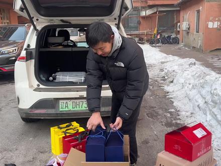 小伙第一次来东北女友家 内心紧张不安 感受到家的温暖后瞬间融入 #男朋友第一次见家长 #情侣日常 #vlog日常 #vlog美食记 #vlog十亿流量扶持计划 #南北差异 #三农流量扶持计划