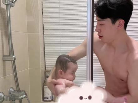 爸爸带娃 活着就行😂