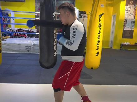 自由搏击体验课只需19.9,成人儿童都有,这里获得过多次奖项#搏击俱乐部 #自由搏击训练 #拳击🥊 #少儿搏击散打