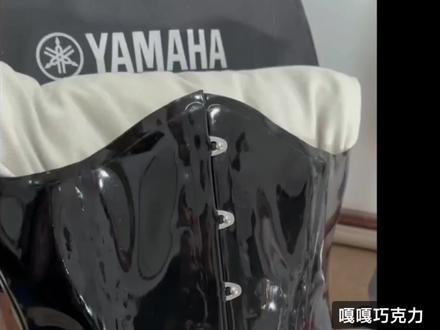 亮面乳胶的冷光感,和性感穿搭是天生一对
#latex #紧身衣 #性感穿搭 #束腰