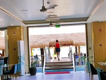 2025年12月26日入住斐济主岛酒店,这算是一家海景快捷酒店吧,一晚住宿400多斐济币,基本是在人民币一千三百多的样子。#海岛度假 #斐济#你喜欢吗#带你去看海 #一起