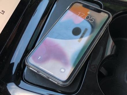 智己L7的手机无线充电的设计,有科技感但不一定好用#带你懂车