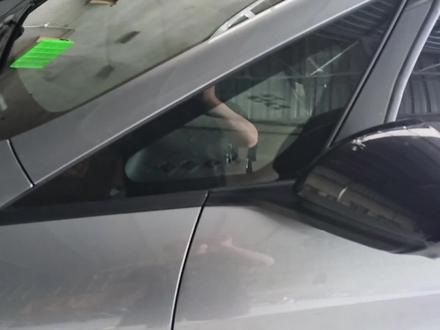 比亚迪海豚熄火锁车后,发动机舱响动,不锁车就没