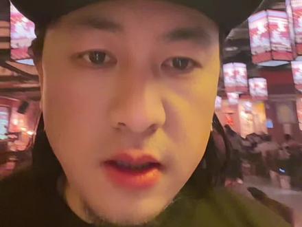 在一个城市 酒文化还可以 没有加盟店集团店 大家看看酒吧生意#酒吧#民谣酒馆#民谣酒馆#酒馆#乐队