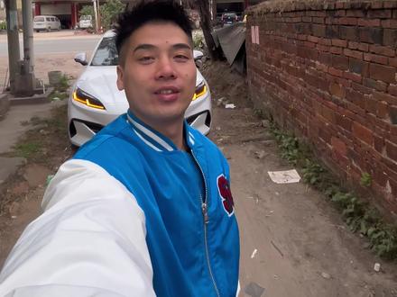 比亚迪海豹06来挑战我家的窄路一把成功,海豹06也是一款非常优秀的车,15万以内你会选择什么车呢?我会选择长安启源a06,你呢?