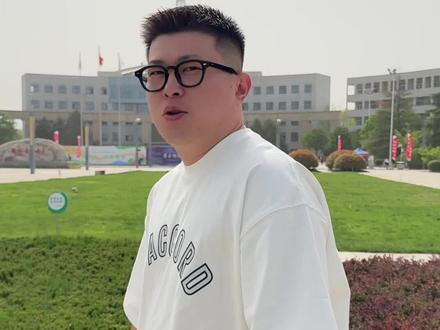 下一站,找个学校打百人单挑怎么样! #超级草根 @草根走起