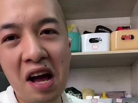 东方树叶系列品种很多,不过它的受众性并不佳,有人说它是史上很难喝的茶。东方树叶茶是经过茶叶自然抽取,以无菌冷罐技术制成,不含糖。东方树叶广告做得非常出色,不过推出后受众性并不大,很多人表示难喝,也有人说好喝,争议很大,所以受欢迎的程度也不是很好。