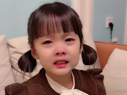 是不是像极了你小时候非拉拉个脸要跟你妈出门逛街的样子😂#搞笑 #看一遍笑一遍