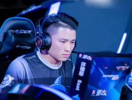 不要催了,我每天也只能出一个呀🙊🙊#穿越火线 #游戏解说