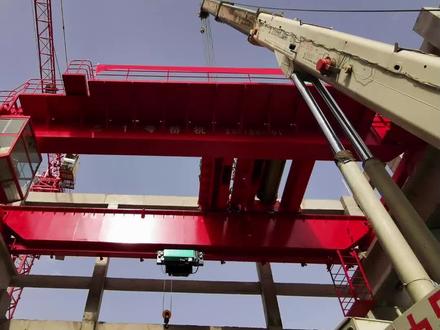 意想不到吧,河南长垣实力这样强,能举起14万吨的国产大游轮,还能参与神舟飞船的吊装转运#河南dou知道 #阿福聊河南 #大国重器 #厉害了我的国🇨🇳 #意想不到@DOU+小助手 @DOU+上热门