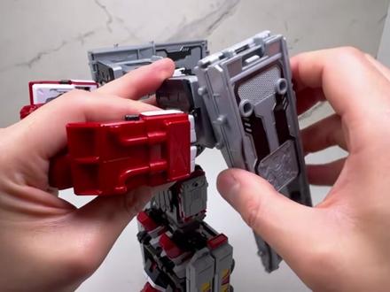 炫卡斗士W 荒原银卫 变形展示评测