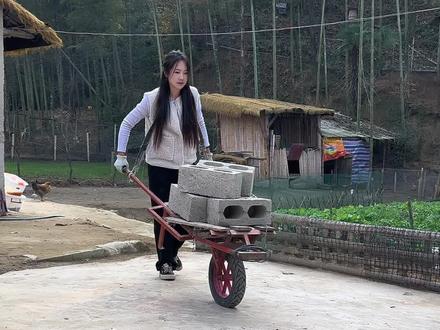 独自生活在深山的烟火气, 今天盘个烤火的地方