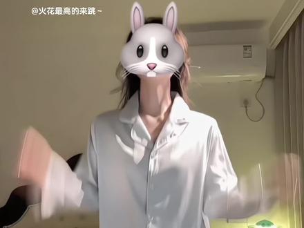 呜呜呜呜呜~#香菜摇 #舞蹈教程 #卡点舞 #一学就会系列 #抖音年味舞蹈大赏 @DOU+小助手 @抖音小助手