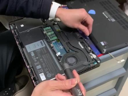 戴尔E5470 E5450笔记本拆电池教程#笔记本拆机